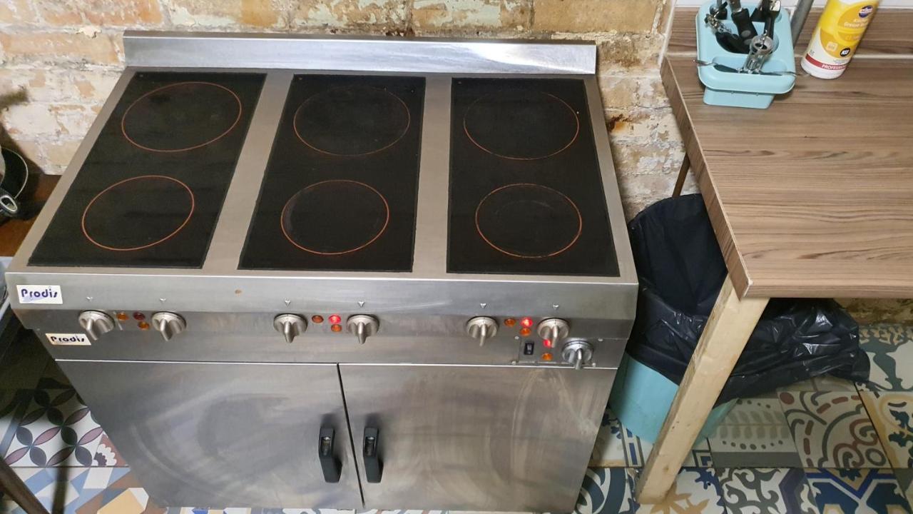 Mrs Potts Hostel Κάρντιφ Εξωτερικό φωτογραφία