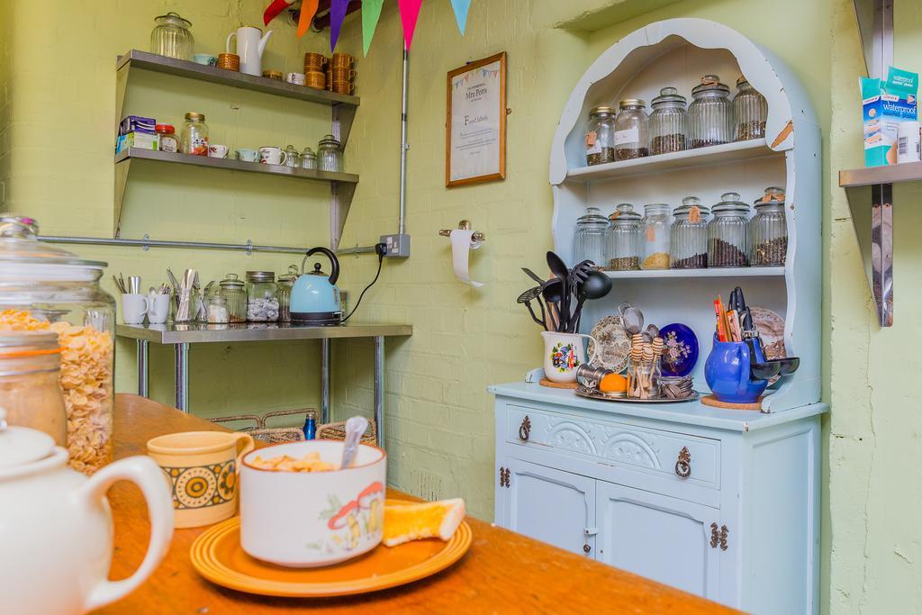 Mrs Potts Hostel Κάρντιφ Εξωτερικό φωτογραφία